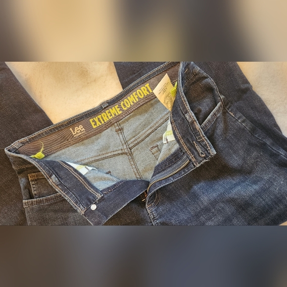 Lee Extreme Comfort jeans - Size 18 - Picture 2 of 10